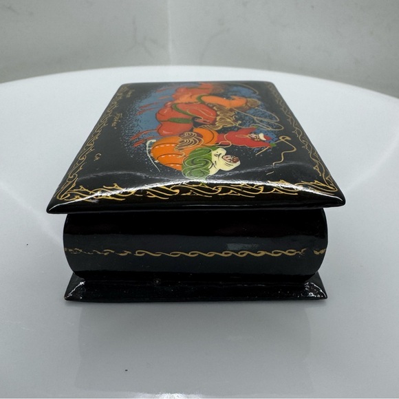Vtg Hand Painted Russian TROIKA Trinket Box Sleigh/3 Horse's Lacquer Signed - Picture 5 of 14